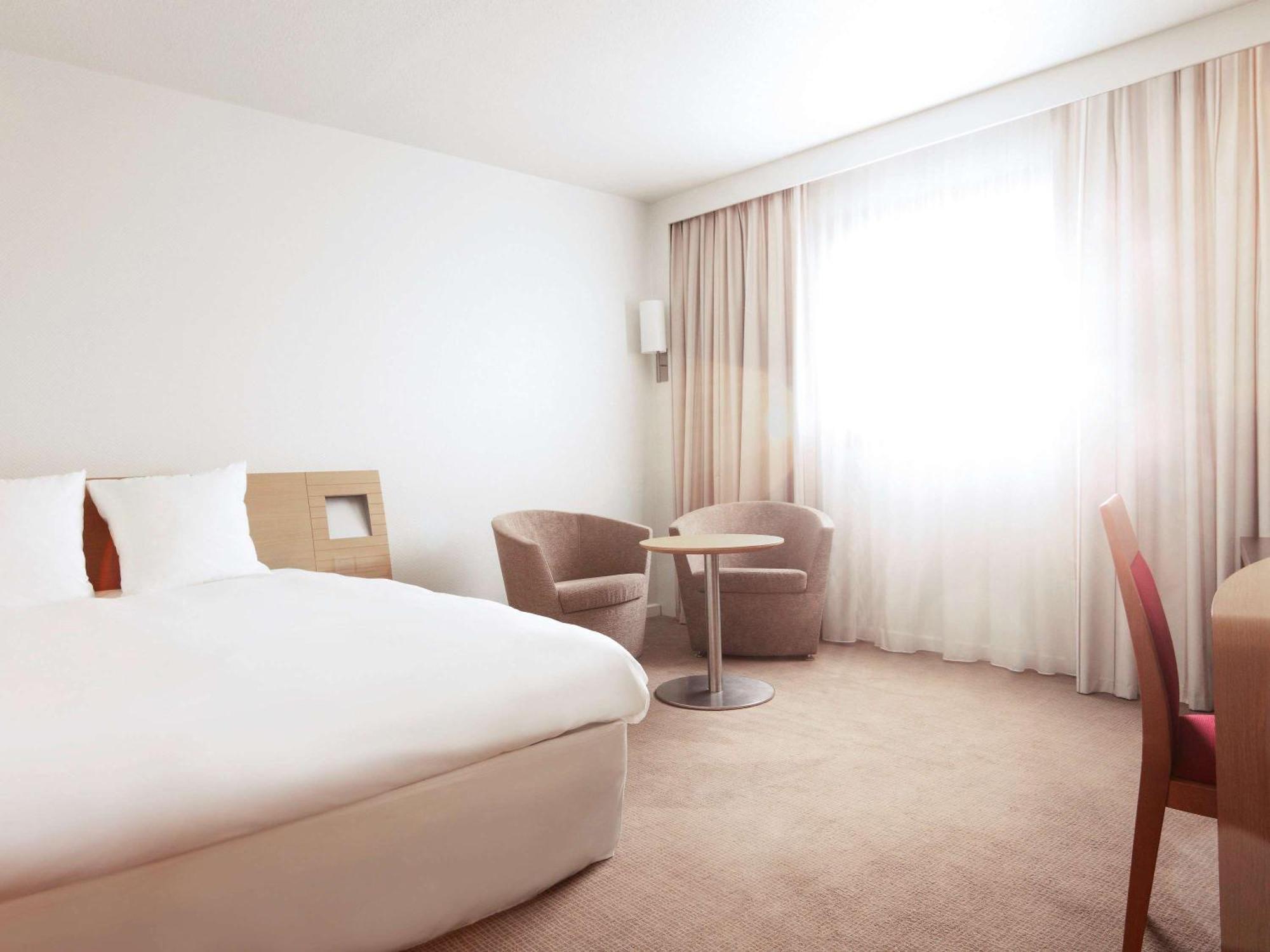 Novotel Atria Nimes Centre Ngoại thất bức ảnh