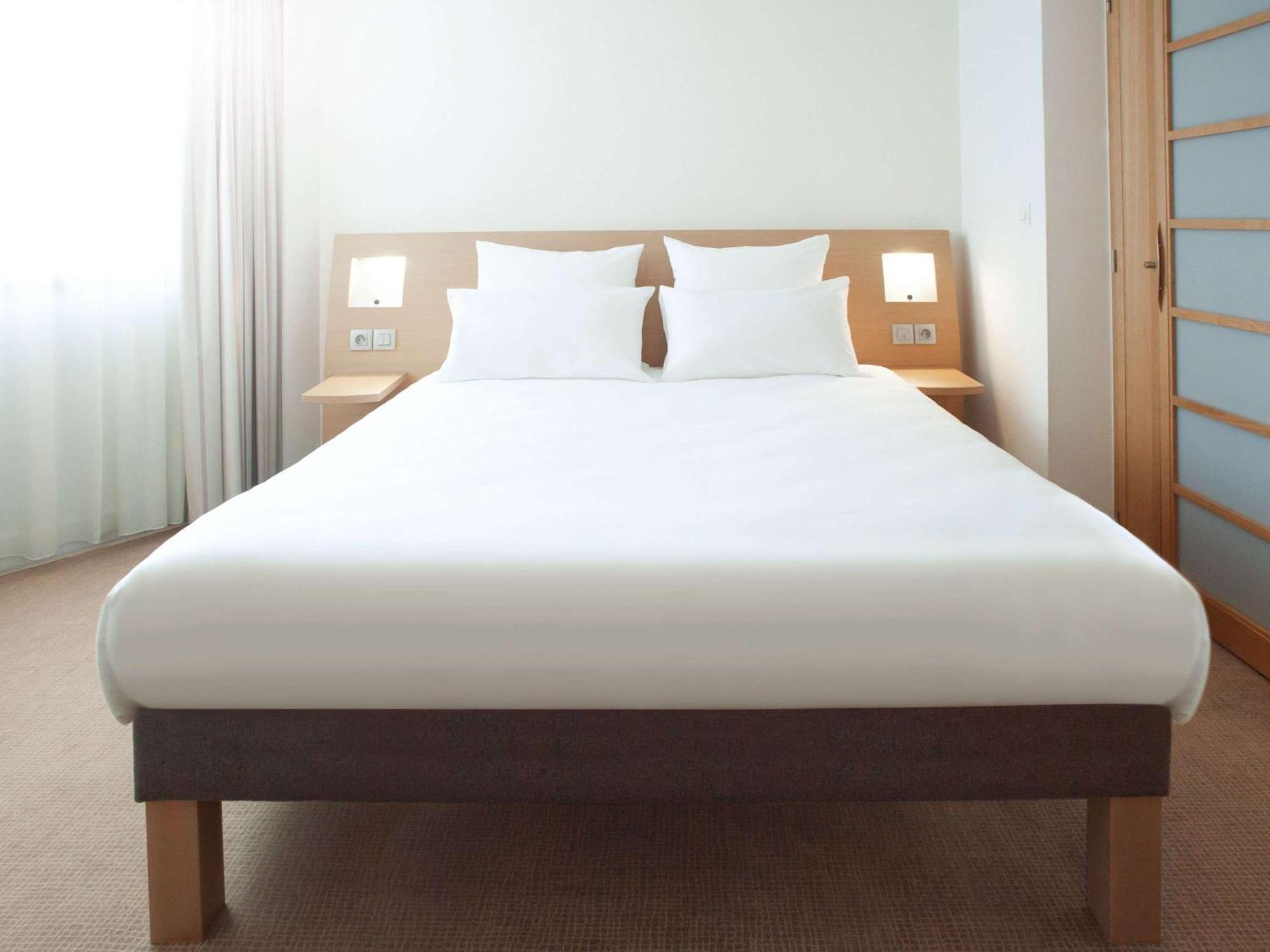Novotel Atria Nimes Centre Ngoại thất bức ảnh