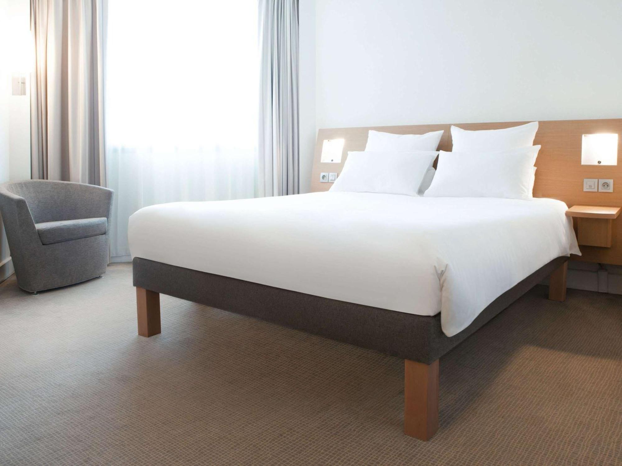 Novotel Atria Nimes Centre Ngoại thất bức ảnh