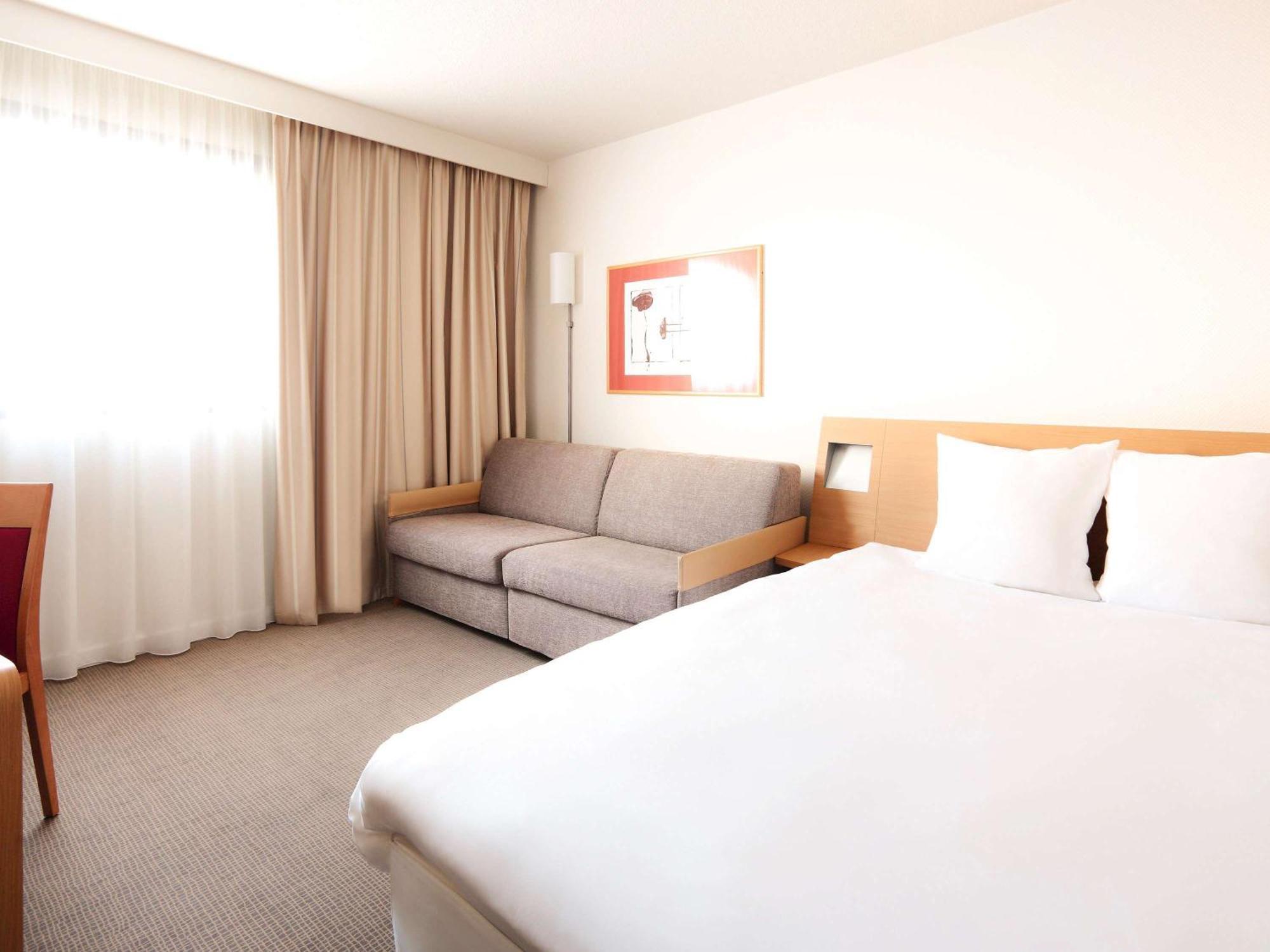 Novotel Atria Nimes Centre Ngoại thất bức ảnh