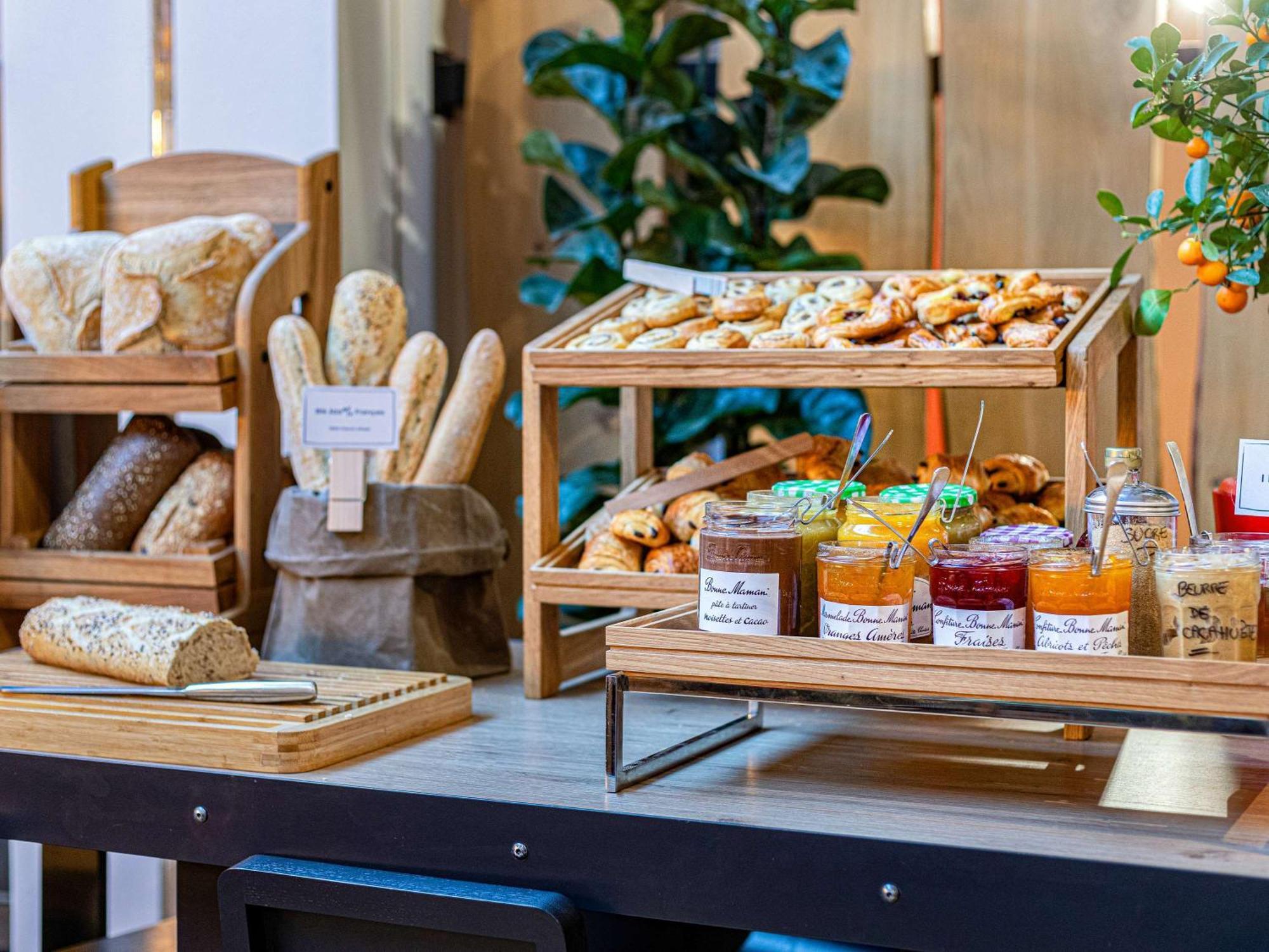 Novotel Atria Nimes Centre Ngoại thất bức ảnh
